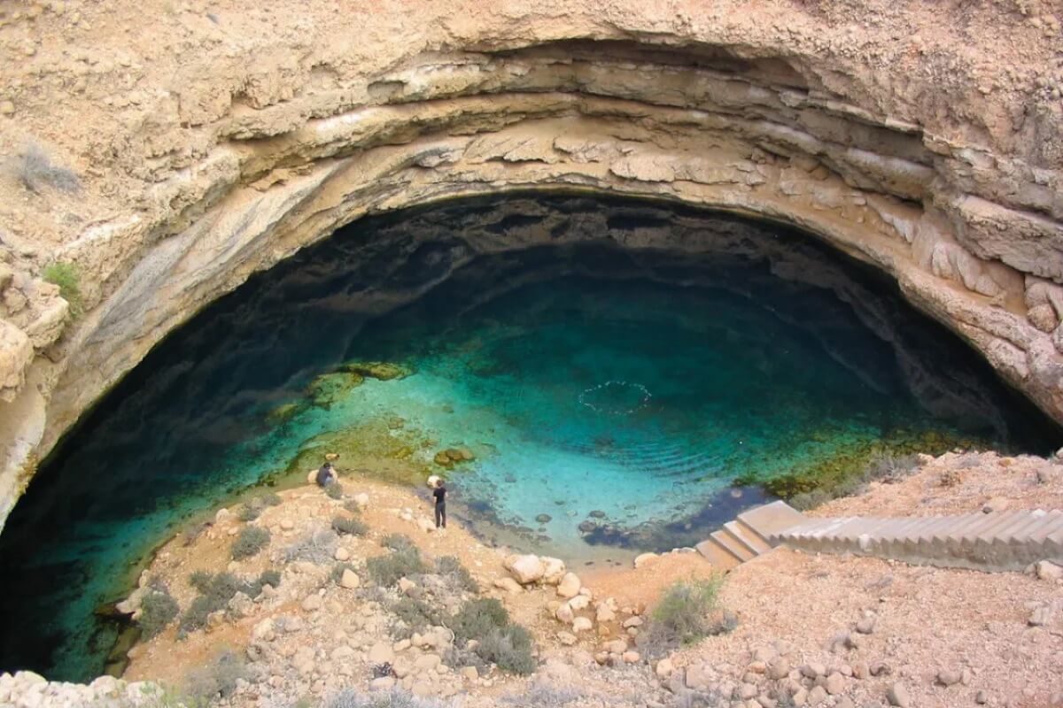 Top 5+ Most Beautiful Caves in Oman