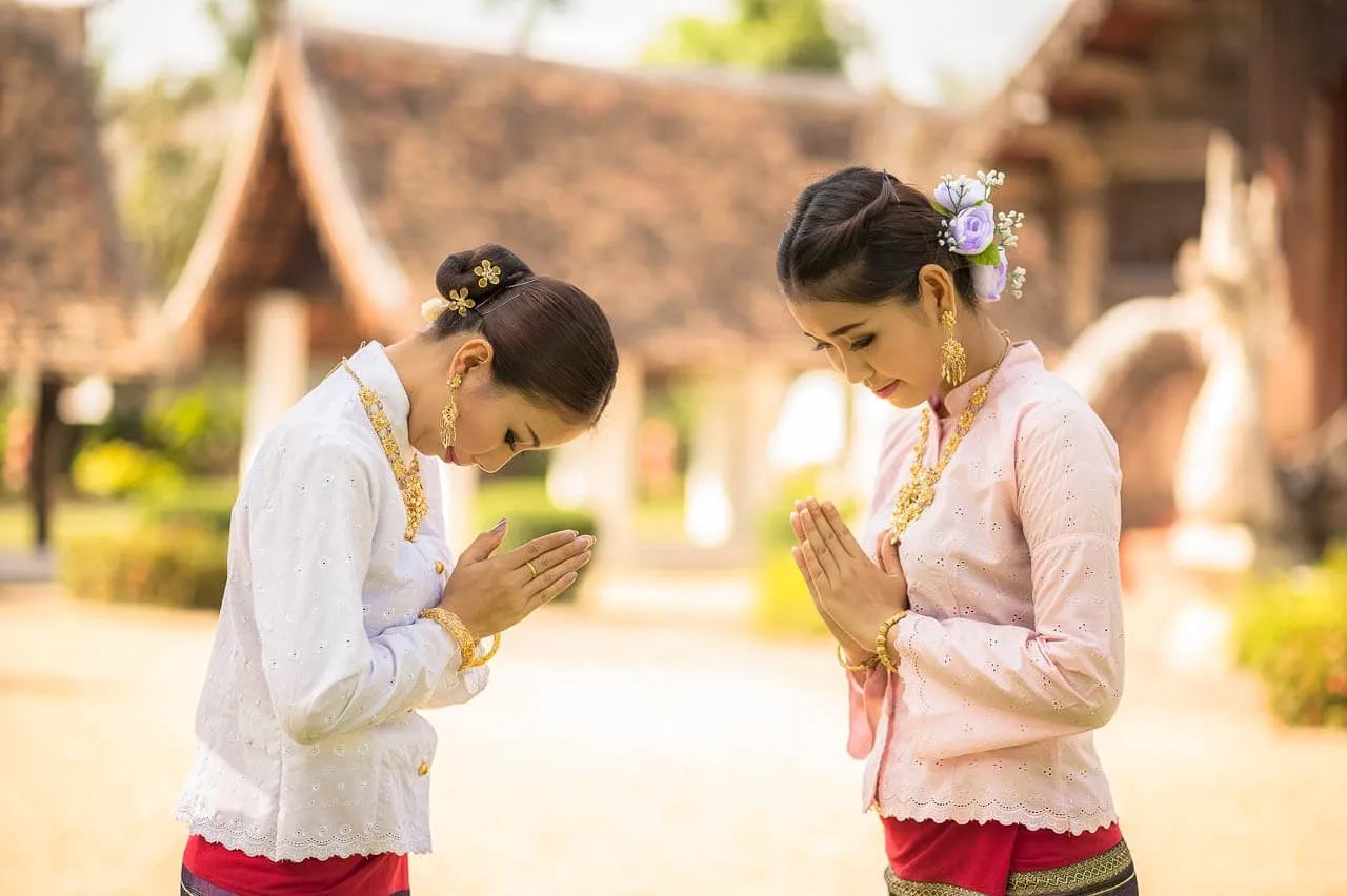 Greeting Etiquette in Myanmar