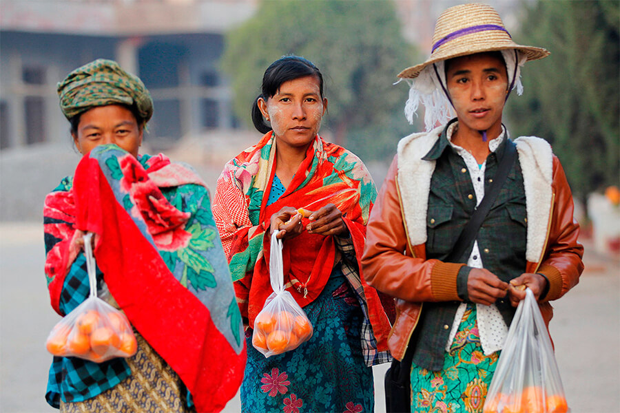 greeting etiquette in Oman and greeting etiquette in Myanmar mistakes